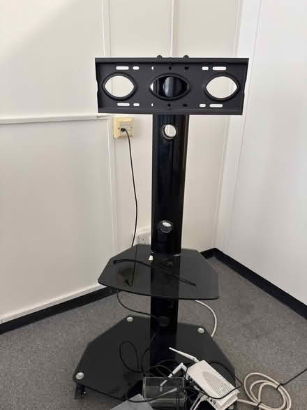 Photo of free Office chairs, desks, cupboards (OX1) #4