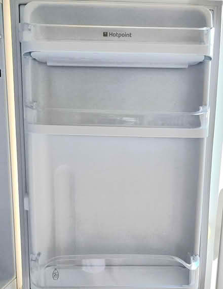 Photo of free Hotpoint Fridge/freezer (Nr32 3qs) #3