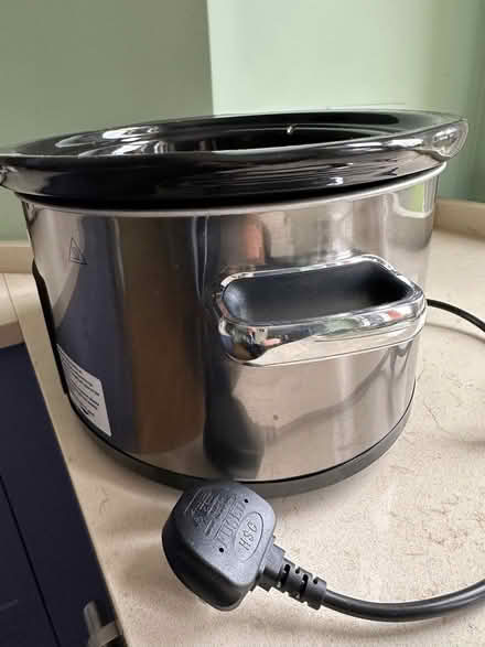 Photo of free slow cooker, used once (Putney SW15) #1