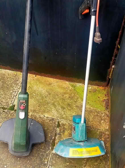 Photo of free lawn edge trimmer and lawn aerator (Northfields) #3