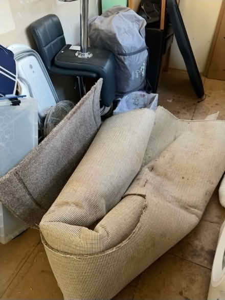 Photo of free Grey carpet for large bedroom (Stevenage) #1