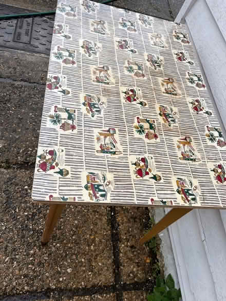 Photo of free Table (Brasted, near Westerham) #1