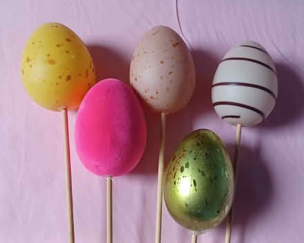 Photo of free 5 x coloured plastic Easter Egg decorations (Primrose LA1) #2
