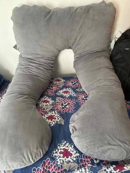 Photo of free Pregnancy pilloe (Greenwich / deptford bridge) #1