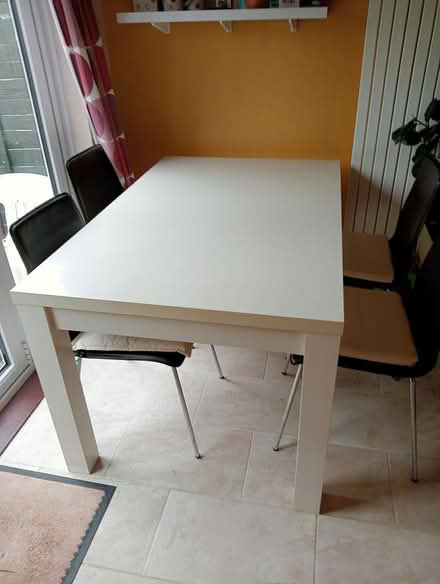 Photo of free Dining table (no chairs) (Abingdon) #1