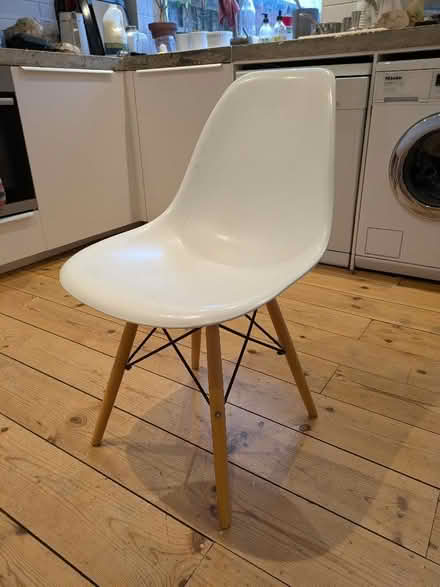 Photo of free White chair (Brockley SE14) #1