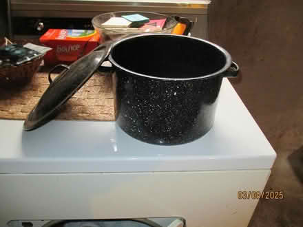 Photo of free Enamel pot with lid (Seattle - Greenlake) #1