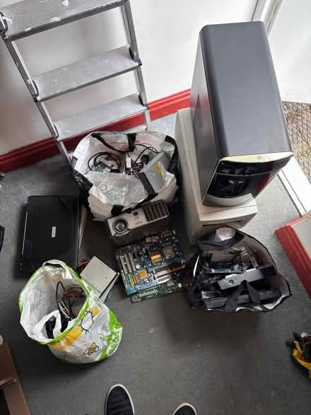 Photo of free Computer bundle (Wolverton MK12) #1