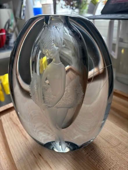 Photo of free Glass vase (Glenview) #2