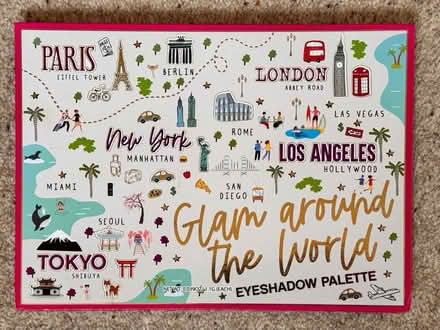 Photo of free Make-up-Eyeshadow and face palette (Bracknell RG42) #1