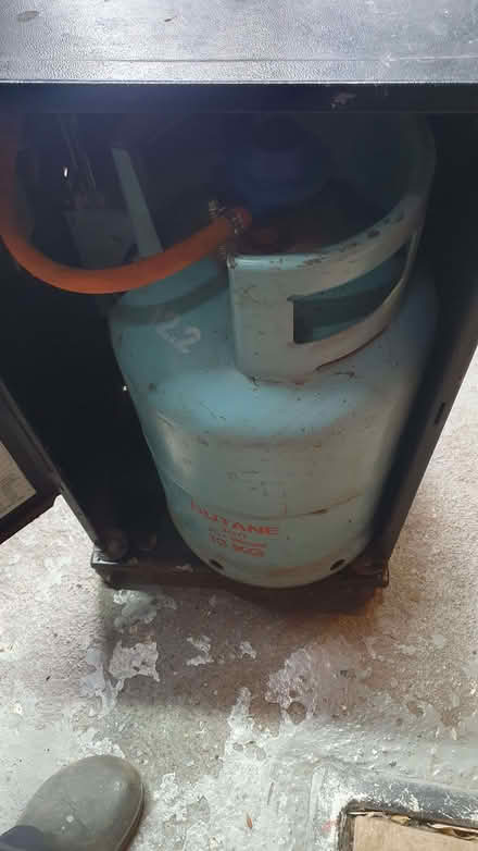 Photo of free Gas workshop heater and gas canister (Amotherby YO17) #2