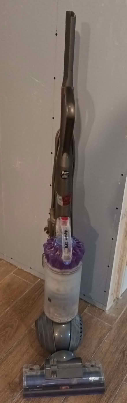 Photo of free Dyson DC40 vacuum cleaner - broken (Oakenshaw B98) #2