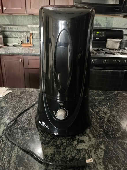 Photo of free airInnovations humidifier (holmes (holmes (patterson/pawling)) #1
