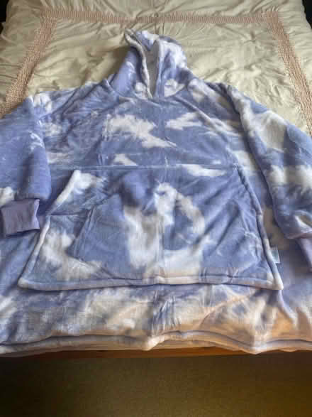 Photo of free Extra large hooded fleece (Herne Hill SE24) #1