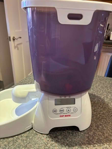 Photo of free Cat Mate C3000 Automatic Dry Food Dispenser (Ferndown BH22) #1