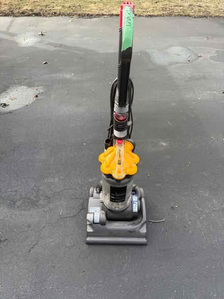 Photo of free Dyson Vacuum (Villa Park, Il.) #1