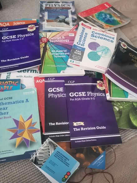 Photo of free GCSE revision books (Barnet EN5) #1