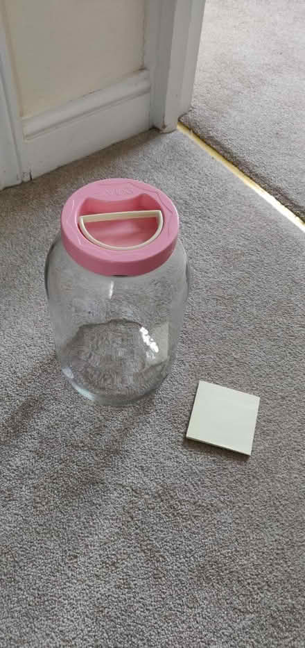 Photo of free Large jar (Berkhamsted HP4) #2