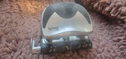 Photo of free Hole punch for paper (Eton SL4) #1