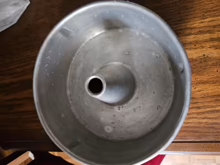 Photo of free Bundt pan, old fashioned (Derry/WinstonChurch/Meadowvale) #2