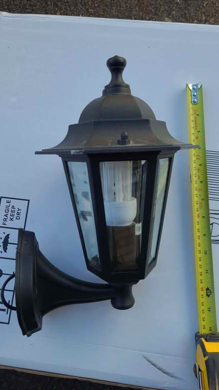 Photo of free Wall mount old style outdoor light (Highworth SN6) #1