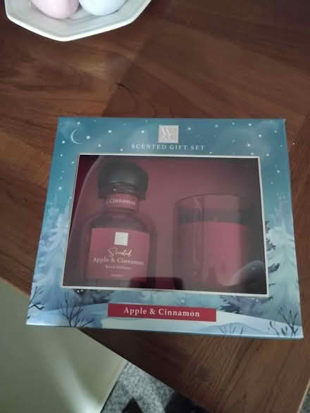 Photo of free Scented candle set (Lowedges S8) #1