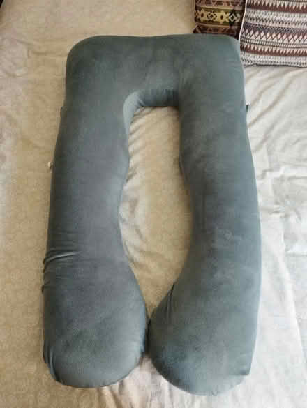 Photo of free Pregnancy pillow (Woodhill SE18) #1