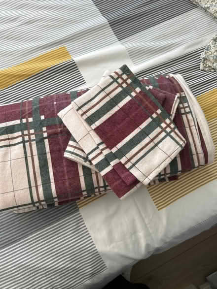Photo of free Double duvet cover and pillowcasee (Tilehurst) #1