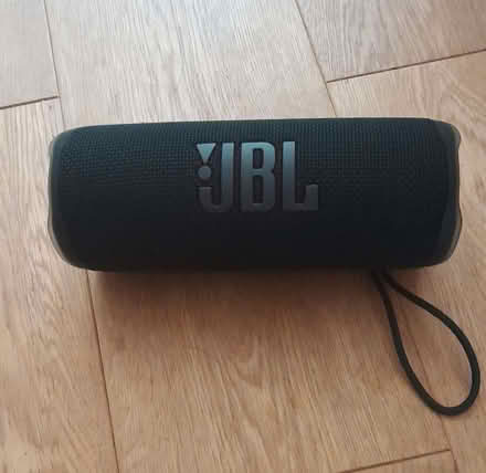 Photo of free JBL Flip 6 Speaker (Springfield CM1) #1