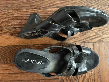 Photo of free Barely worn Aerosole sandals 7.5 (W. 102nd St and Broadway) #1