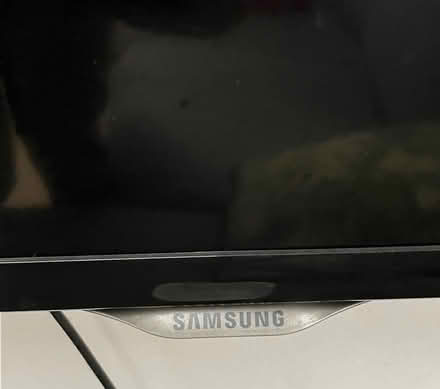Photo of free Samsung 38 inch TV & wall bracket (Ballymore Eustace) #3