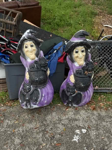 Photo of free Curb Alert: furniture, witches (Midtown West/Levy Park) #1