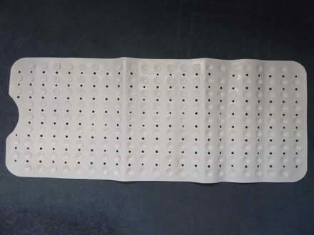 Photo of free Long Non Slip Bathmat (Birchwood LN6) #2