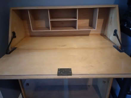 Photo of free Small desk (Sidcup) #3