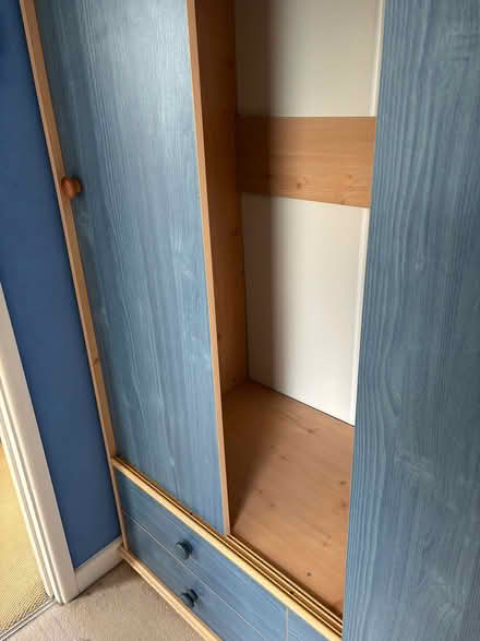 Photo of free Wardrobe with drawers and shelves (Billericay CM12) #4