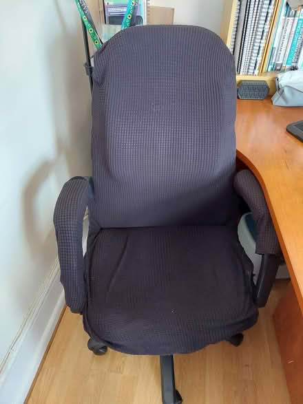 Photo of free Desk & chair (BH7) #4