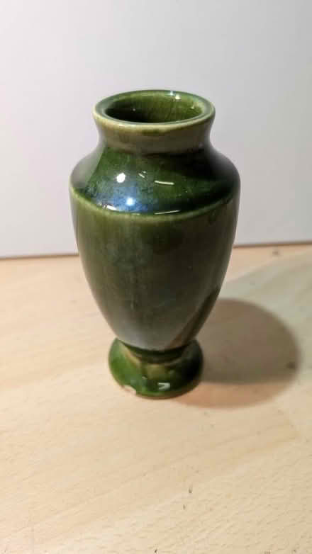 Photo of free Small vase approx 12cm (Stroud) #1