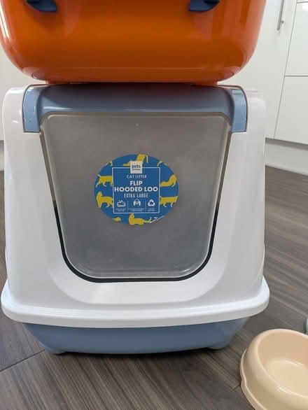 Photo of free Cat hooded litter box, carrier (New Malden KT3) #2