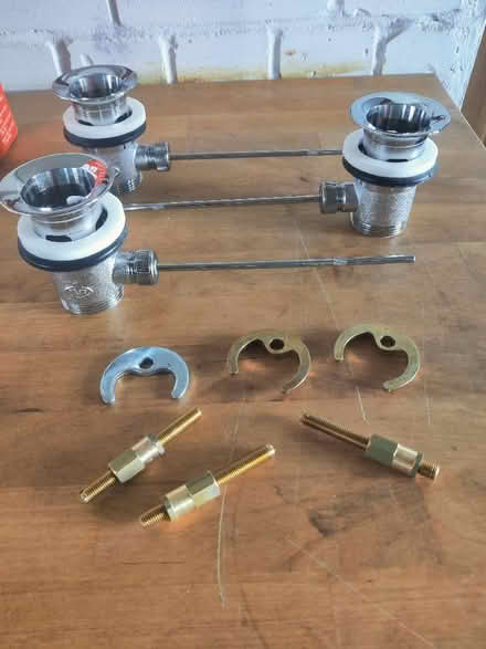 Photo of free 3 x hand basin plug fittings. (West Farleigh ME15) #1