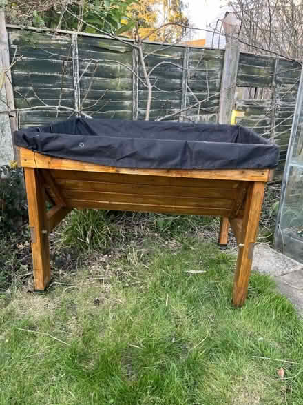 Photo of free Garden planter (OX4 near Donnington Bridge) #1