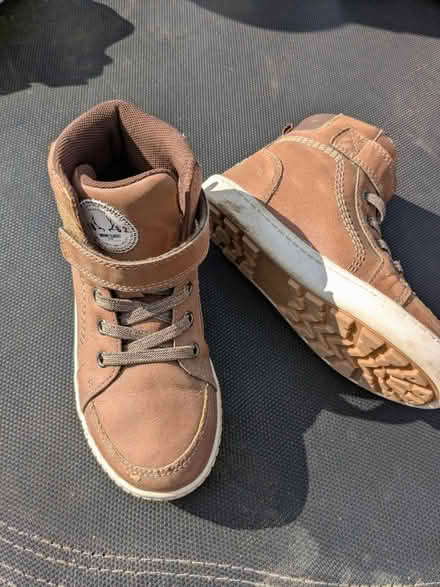 Photo of free Boys shoe EUR 28 (East Addiscombe CR0 7) #1