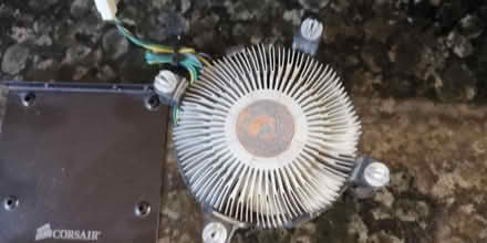 Photo of free intel cpu coller and hdd plate (Tolworth KT6) #3