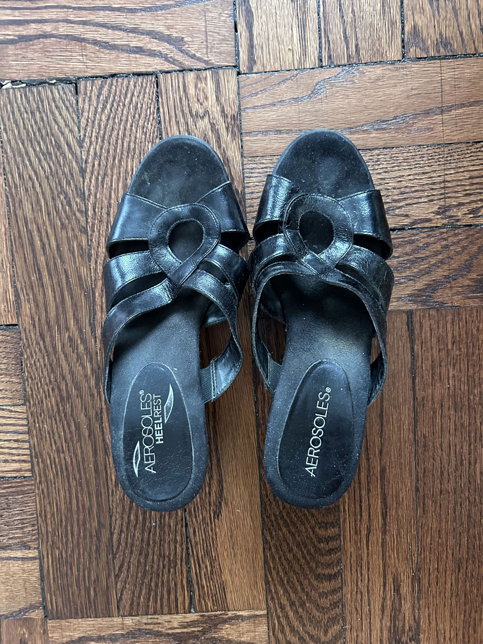 Free: Barely worn Aerosole sandals 7.5 (W. 102nd St and Broadway)