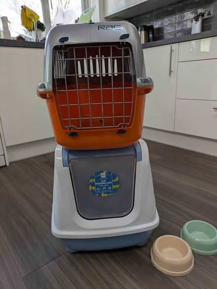 Photo of free Cat hooded litter box, carrier (New Malden KT3) #1