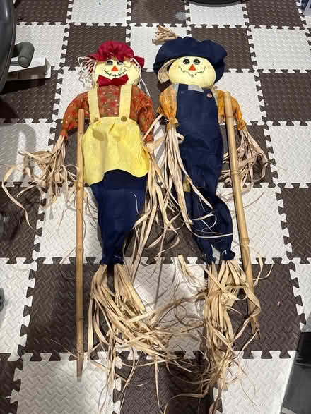 Photo of free Scarecrow decorations (Columbia) #1