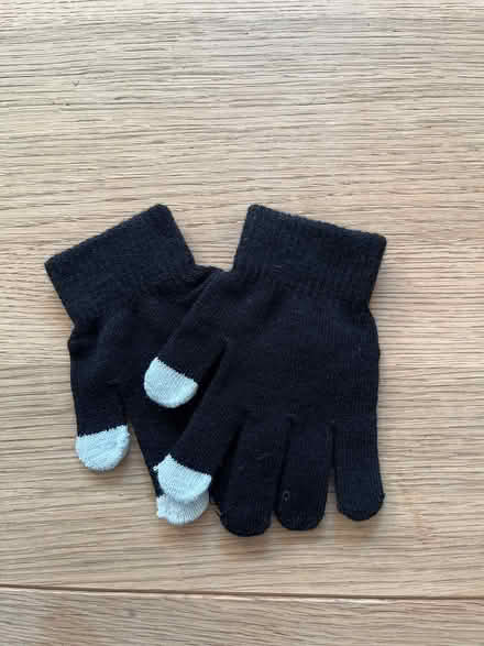 Photo of free Children’s black woollen gloves (Winnersh RG41) #1