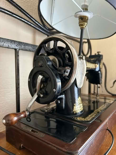 Photo of free Table lamp singer sewing machine (Welwyn Garden City AL7) #3