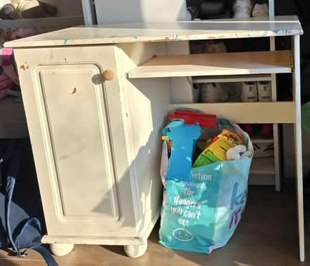 Photo of free Desk (Cheshunt EN8) #1