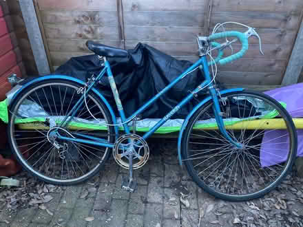 Photo of free Vintage bike (Raynes Park (Raynes Park (SW20)) #1
