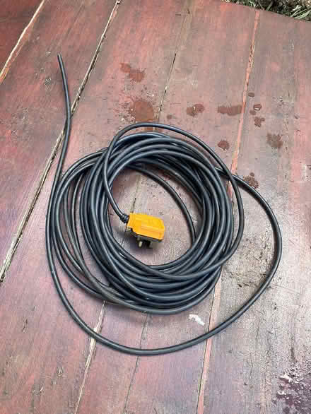 Photo of free Long Extension cord (broken) (Raynes Park (SW20)) #3